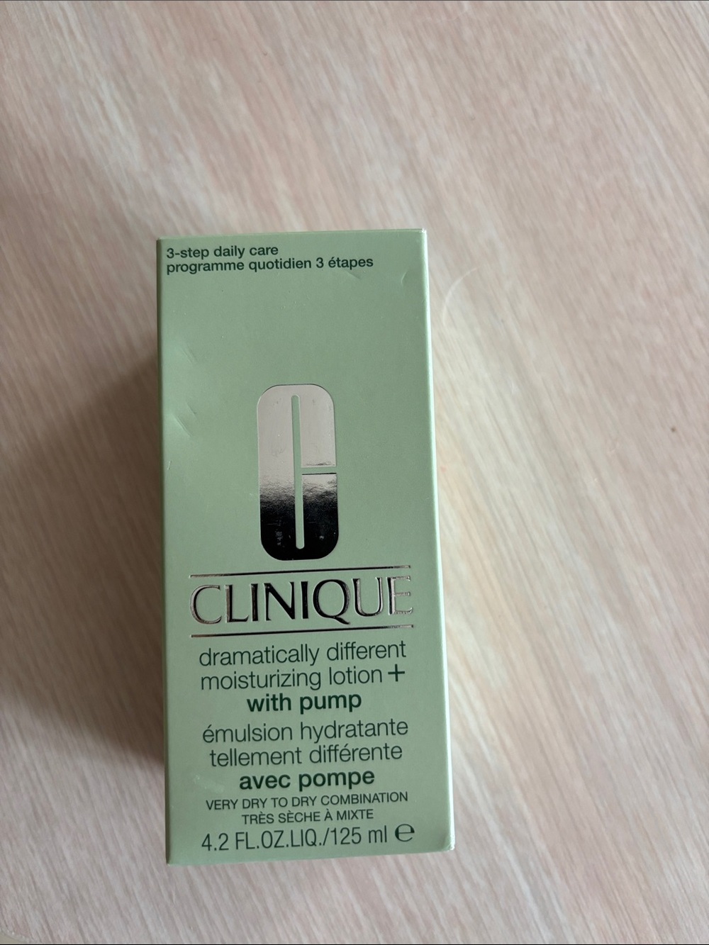 Clinique Dramatically Different Moisturizing Lotion+ Pump - New unopened